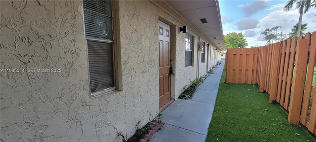 $1,650 | 4621 Southwest 33rd Avenue, Unit 5, Dania Beach, FL 33312