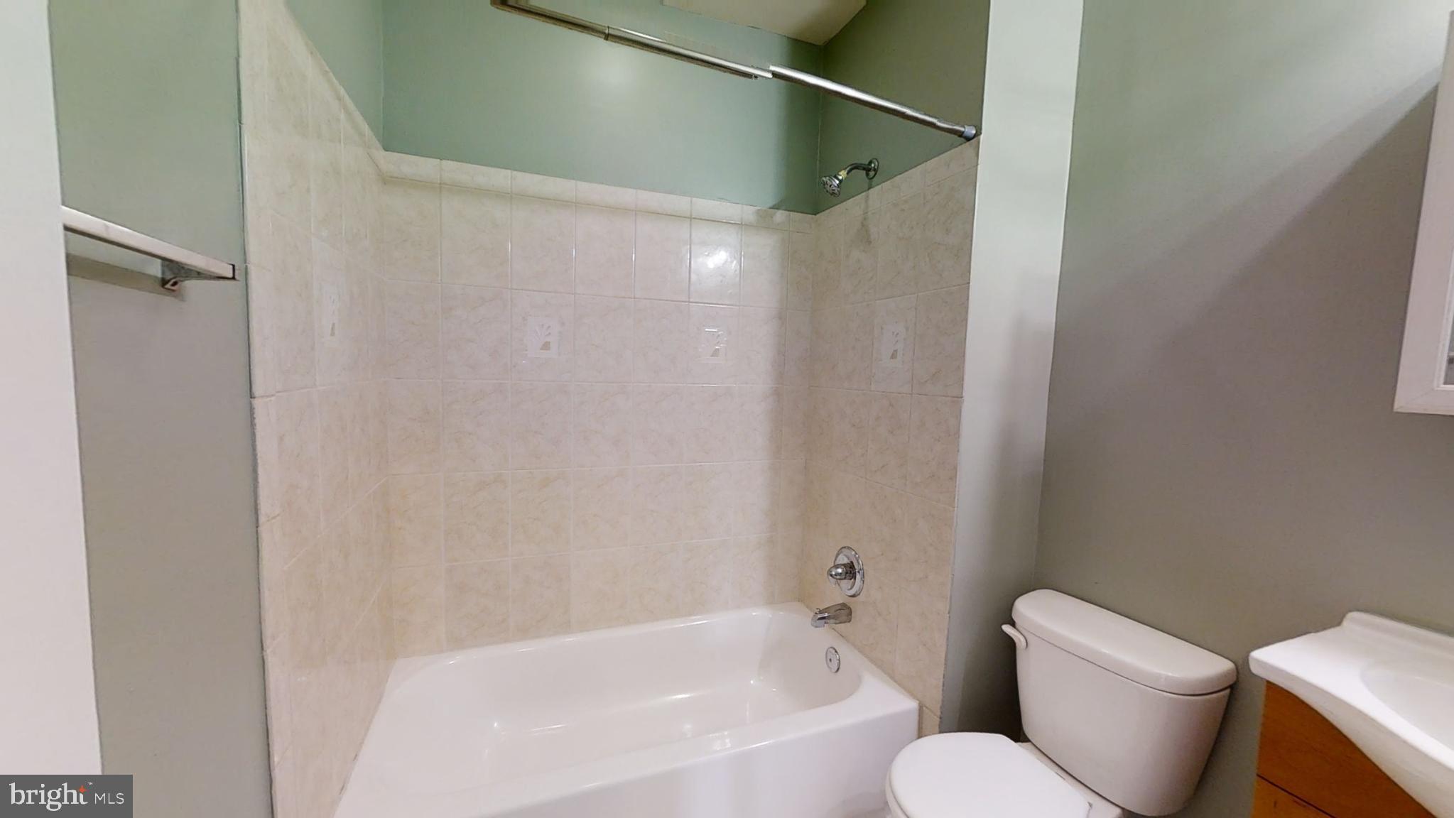 1506 North Rosedale Street Baltimore, MD 21216 - Photo 22 of 28 2nd Floor Full Bathroom