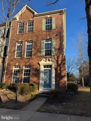 $525,000 | 2116 Abbottsbury Way, Woodbridge, VA 22191