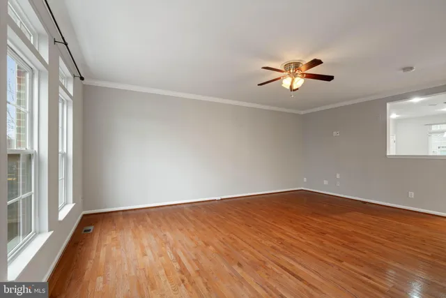 $525,000 | 2116 Abbottsbury Way, Woodbridge, VA 22191