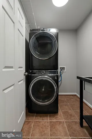 $525,000 | 2116 Abbottsbury Way, Woodbridge, VA 22191