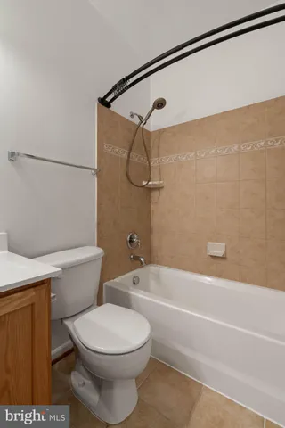 $525,000 | 2116 Abbottsbury Way, Woodbridge, VA 22191