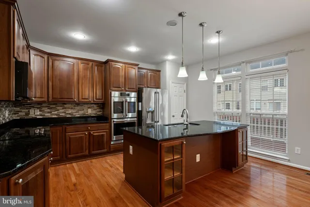 $525,000 | 2116 Abbottsbury Way, Woodbridge, VA 22191