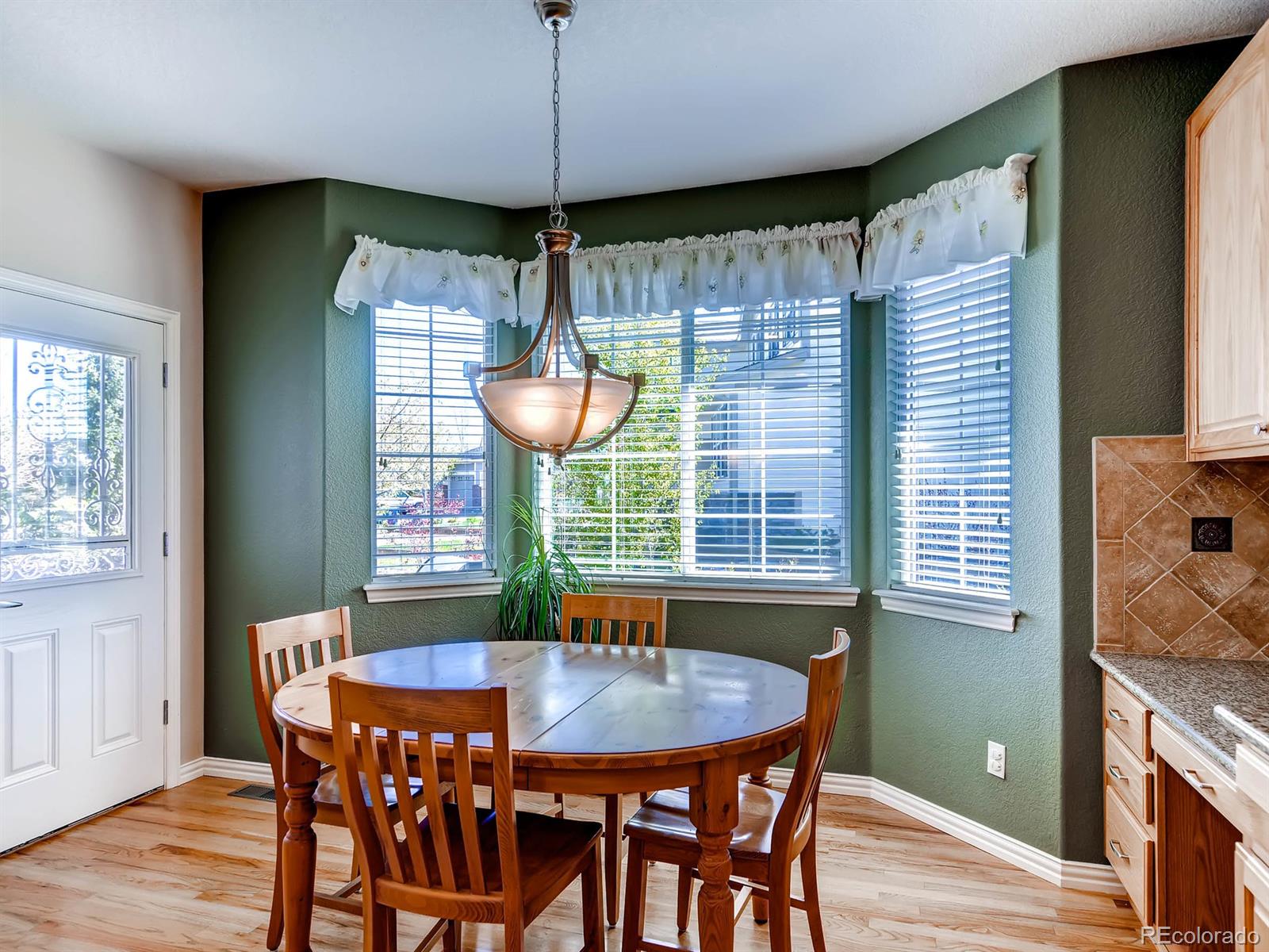 6517 South Rifle Way Aurora, CO 80016 - Photo 8 of 25 Gallery Image 8