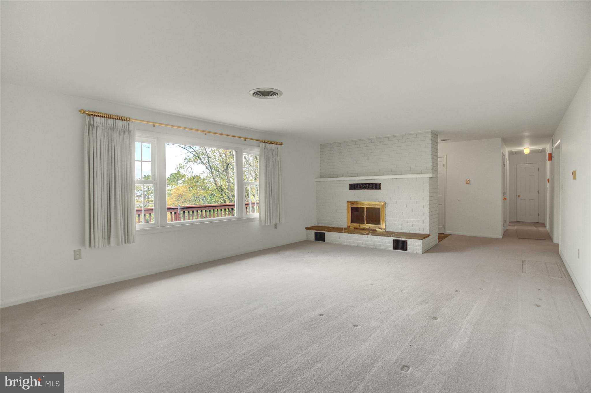 232 Mt Union Road Fayetteville, PA 17222 - Photo 16 of 39 Living room