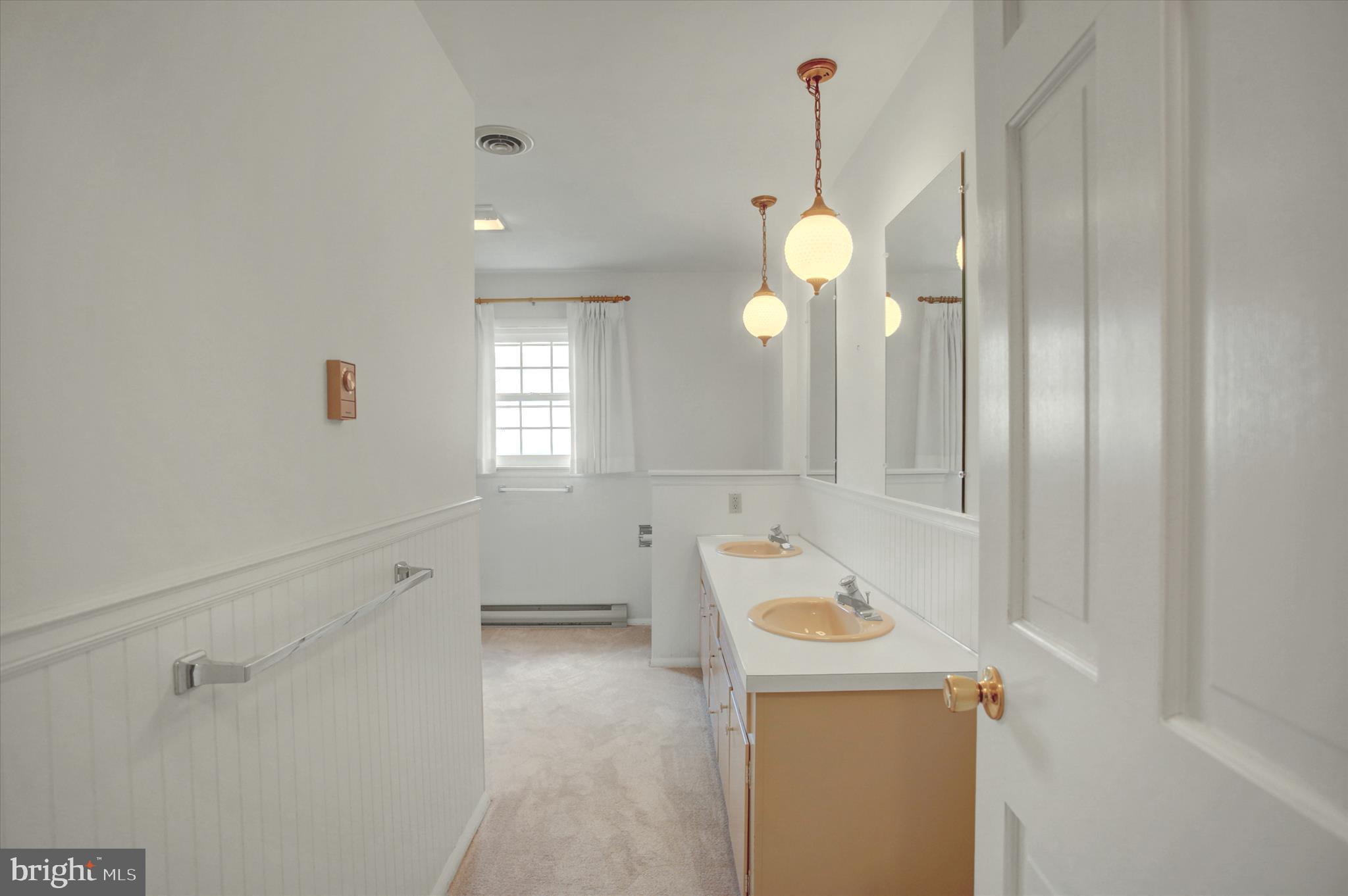232 Mt Union Road Fayetteville, PA 17222 - Photo 23 of 39 Hallway full bathroom