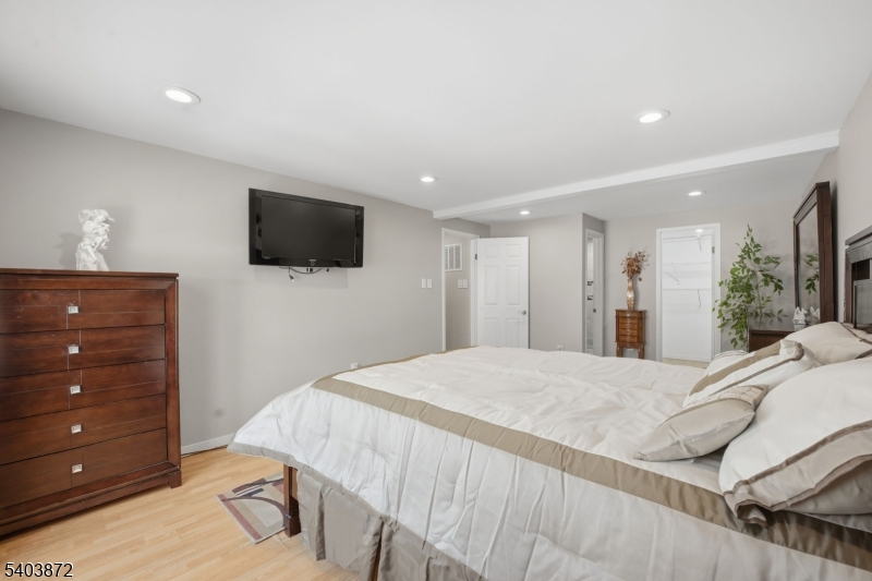 41 Woodland Road Bloomfield, NJ 07003 - Photo 14 of 30