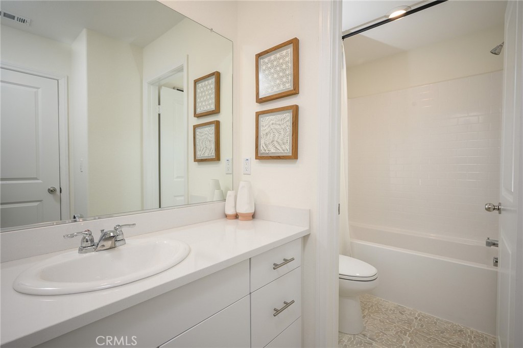 2435 Gunner Ridge Way Rialto, CA 92377 - Photo 13 of 28