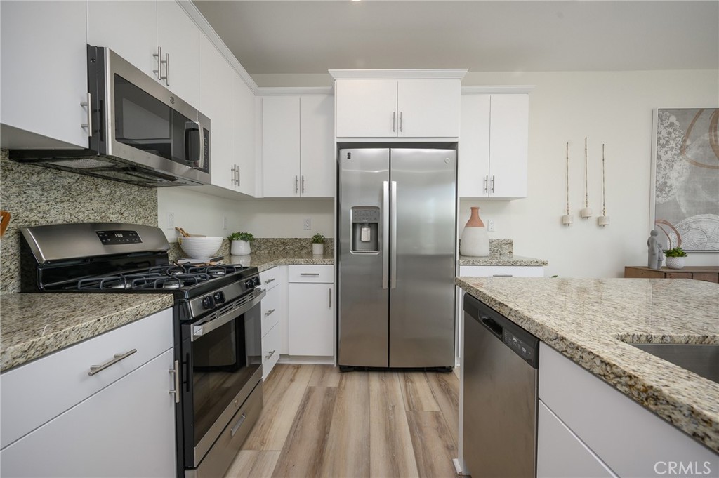 2435 Gunner Ridge Way Rialto, CA 92377 - Photo 5 of 28