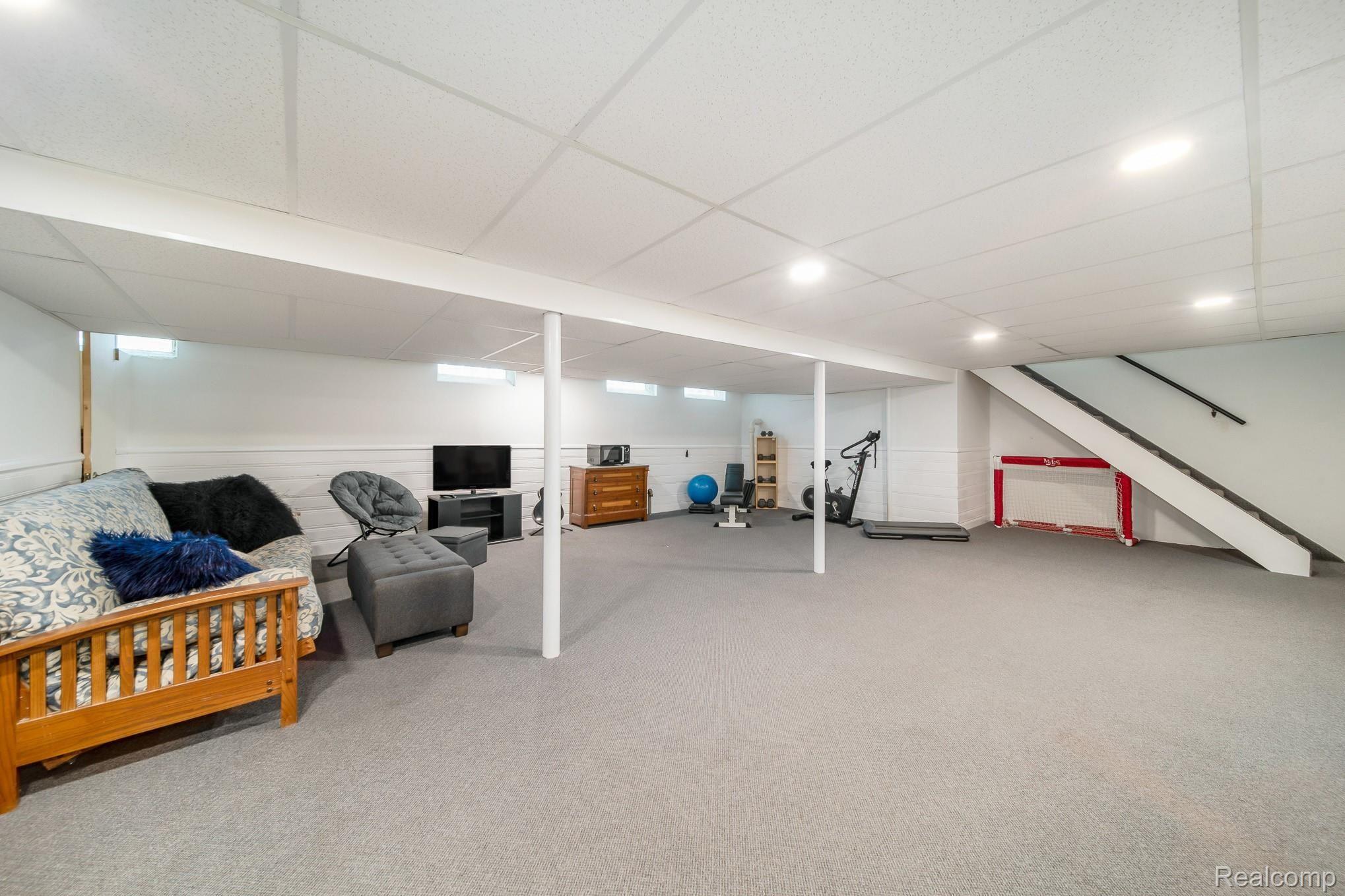 28430 Ridgebrook Road Farmington, MI 48334 - Photo 20 of 23 28430 Ridgebrook_24.jpg