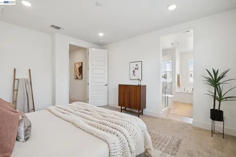 $998,000 | 472 Diller Street, Alameda, CA 94501