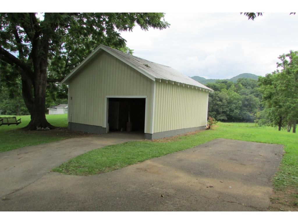333 H Heaton Road Elizabethton, TN 37643 - Photo 9 of 32 Photo 9
