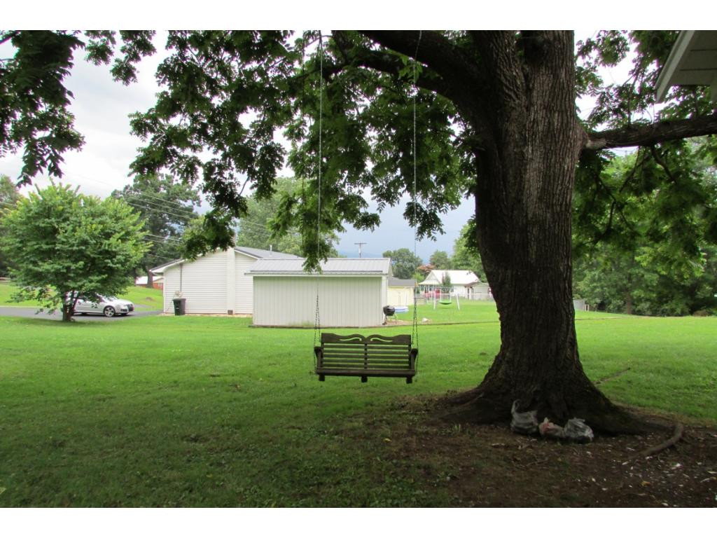 333 H Heaton Road Elizabethton, TN 37643 - Photo 10 of 32 Photo 10