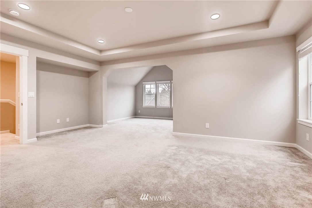5601 Northeast 9th Street Renton, WA 98059 - Photo 12 of 23