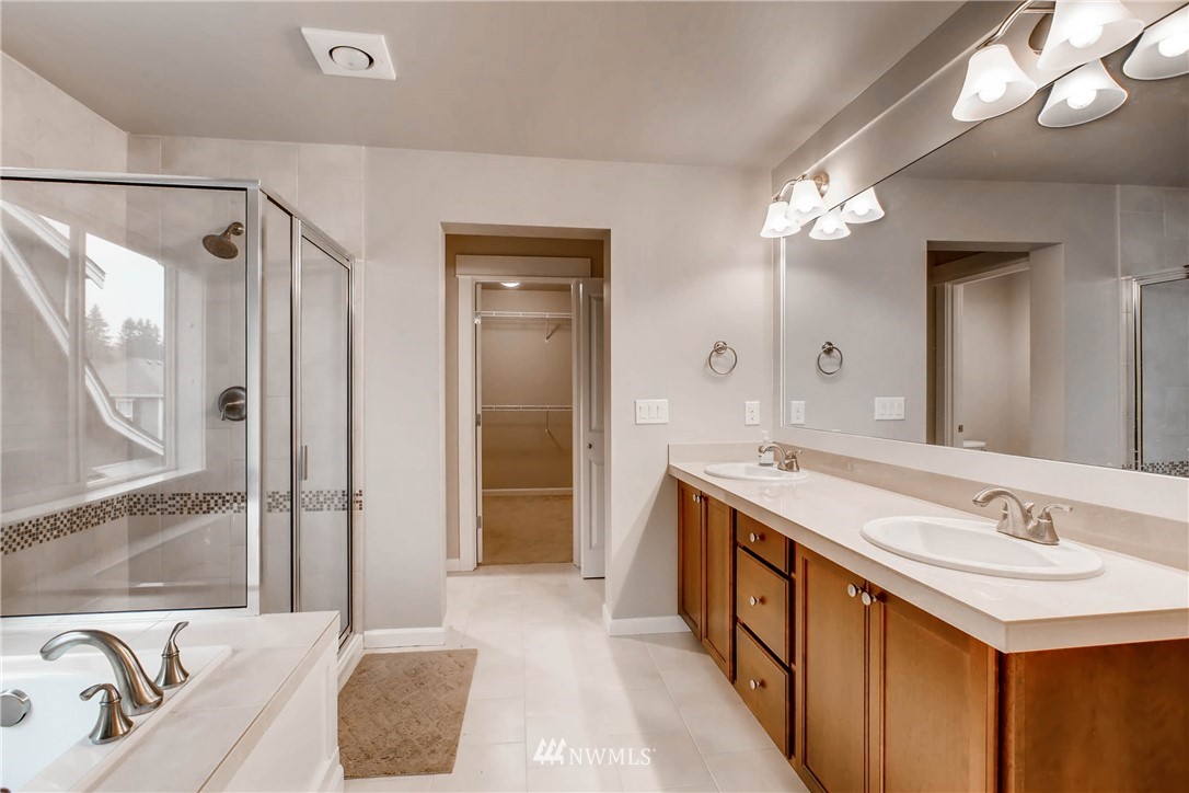 5601 Northeast 9th Street Renton, WA 98059 - Photo 13 of 23