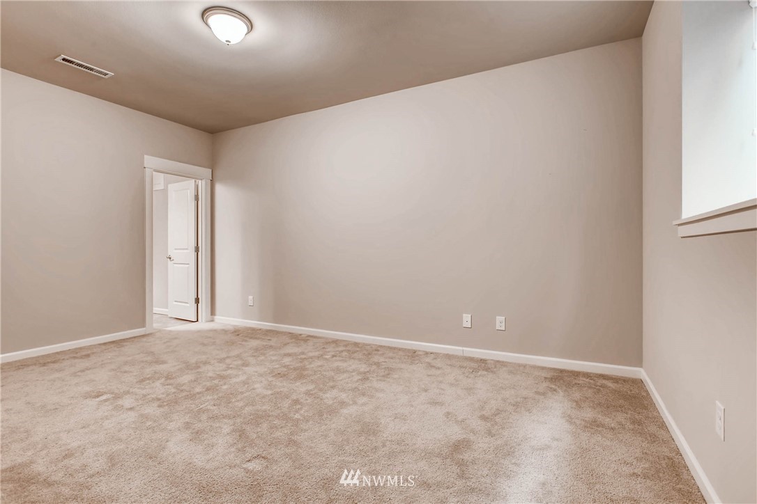 5601 Northeast 9th Street Renton, WA 98059 - Photo 17 of 23