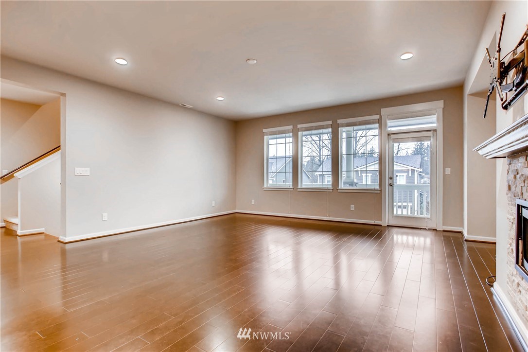 5601 Northeast 9th Street Renton, WA 98059 - Photo 4 of 23