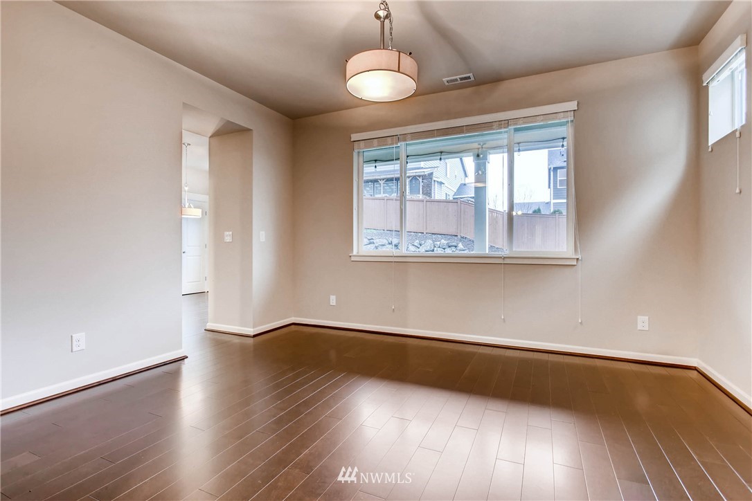 5601 Northeast 9th Street Renton, WA 98059 - Photo 5 of 23