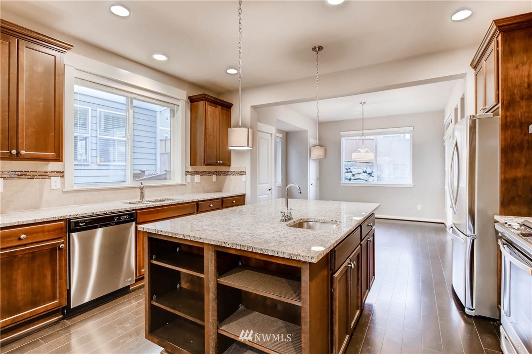 5601 Northeast 9th Street Renton, WA 98059 - Photo 7 of 23
