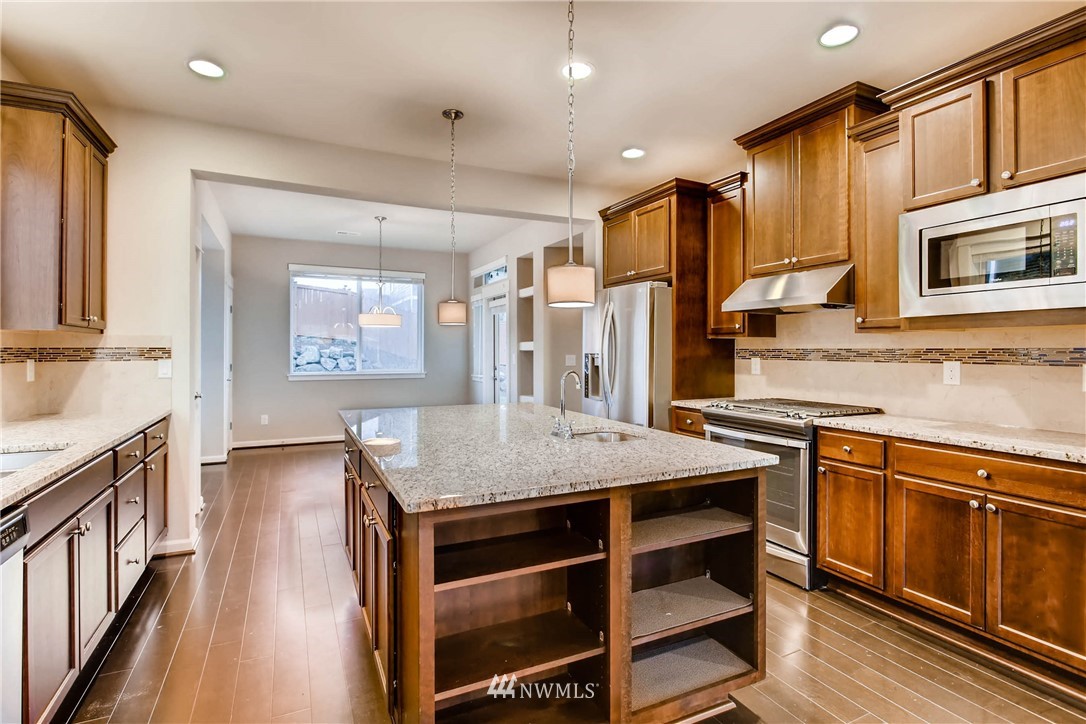 5601 Northeast 9th Street Renton, WA 98059 - Photo 8 of 23