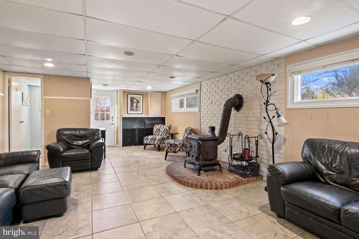 906 Valley Road Blue Bell, PA 19422 - Photo 14 of 36 Family Room - lower level