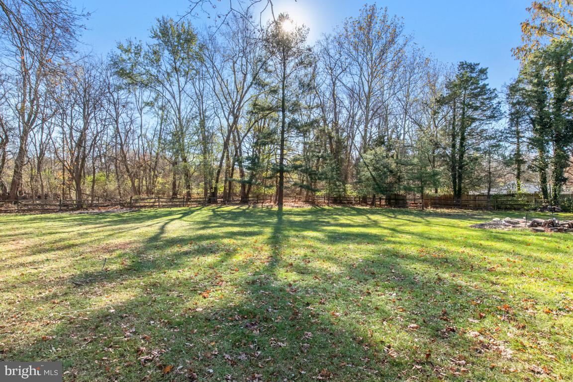 906 Valley Road Blue Bell, PA 19422 - Photo 35 of 36 Fenced-in yard