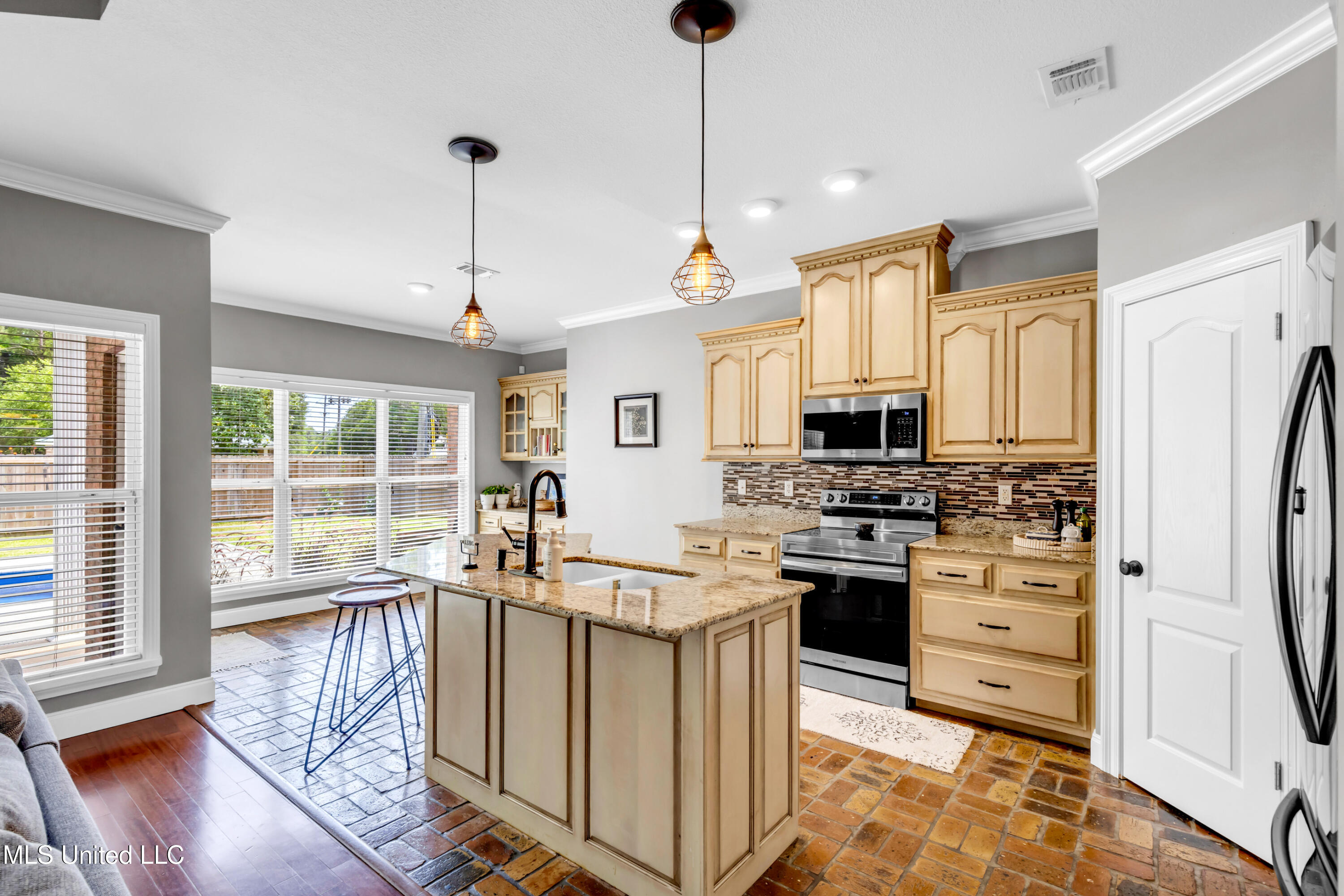 7833 Rue Morgan Ocean Springs, MS 39564 - Photo 10 of 40 7833RueMorgan-17