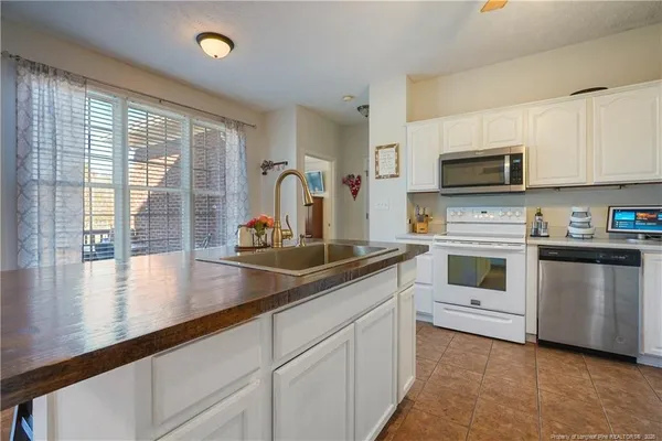 $399,900 | 73 Scotch Lane, St. Pauls, NC 28384