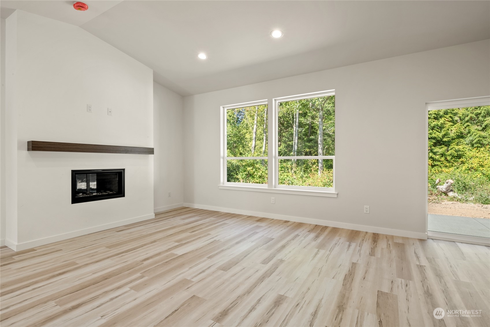 8237 Chilliwack Road Blaine, WA 98230 - Photo 3 of 33 Gallery Image 3