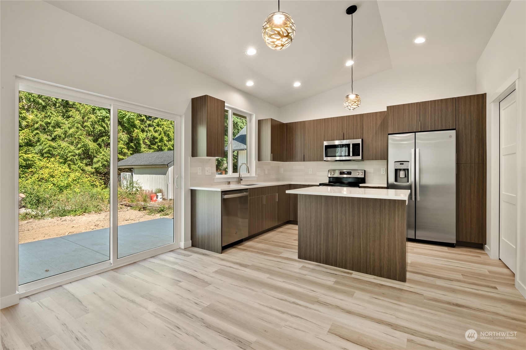 8237 Chilliwack Road Blaine, WA 98230 - Photo 4 of 33 Gallery Image 4