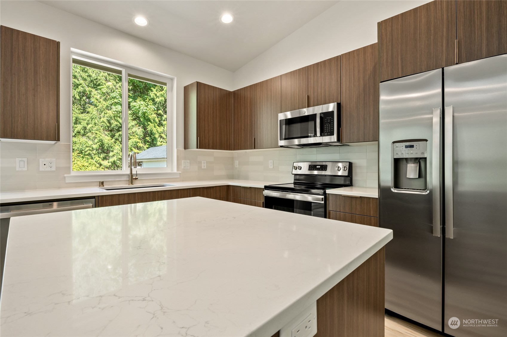 8237 Chilliwack Road Blaine, WA 98230 - Photo 7 of 33 Gallery Image 7