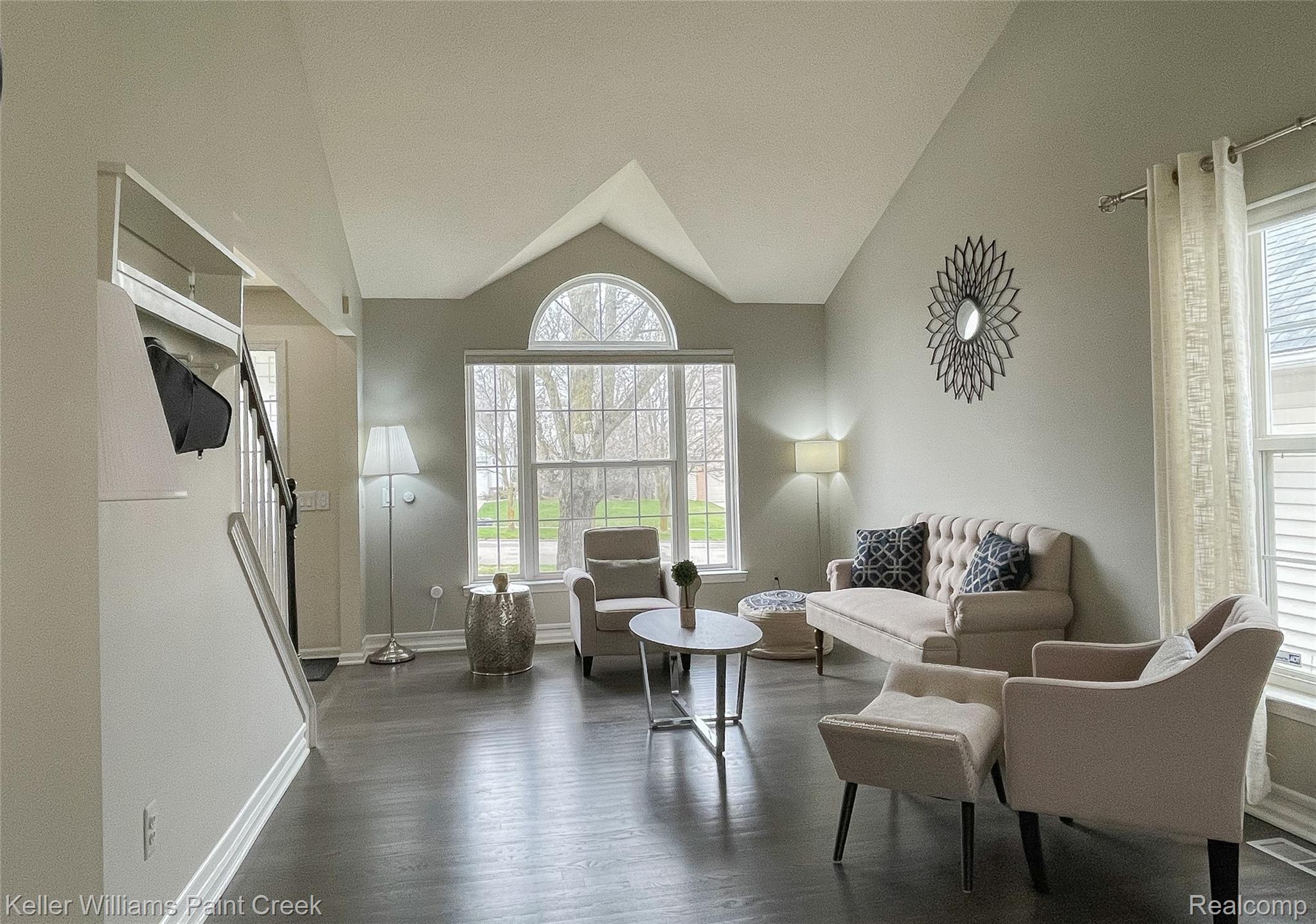 4927 Ravine Court Ann Arbor, MI 48105 - Photo 2 of 36 IMG_2687.jpg