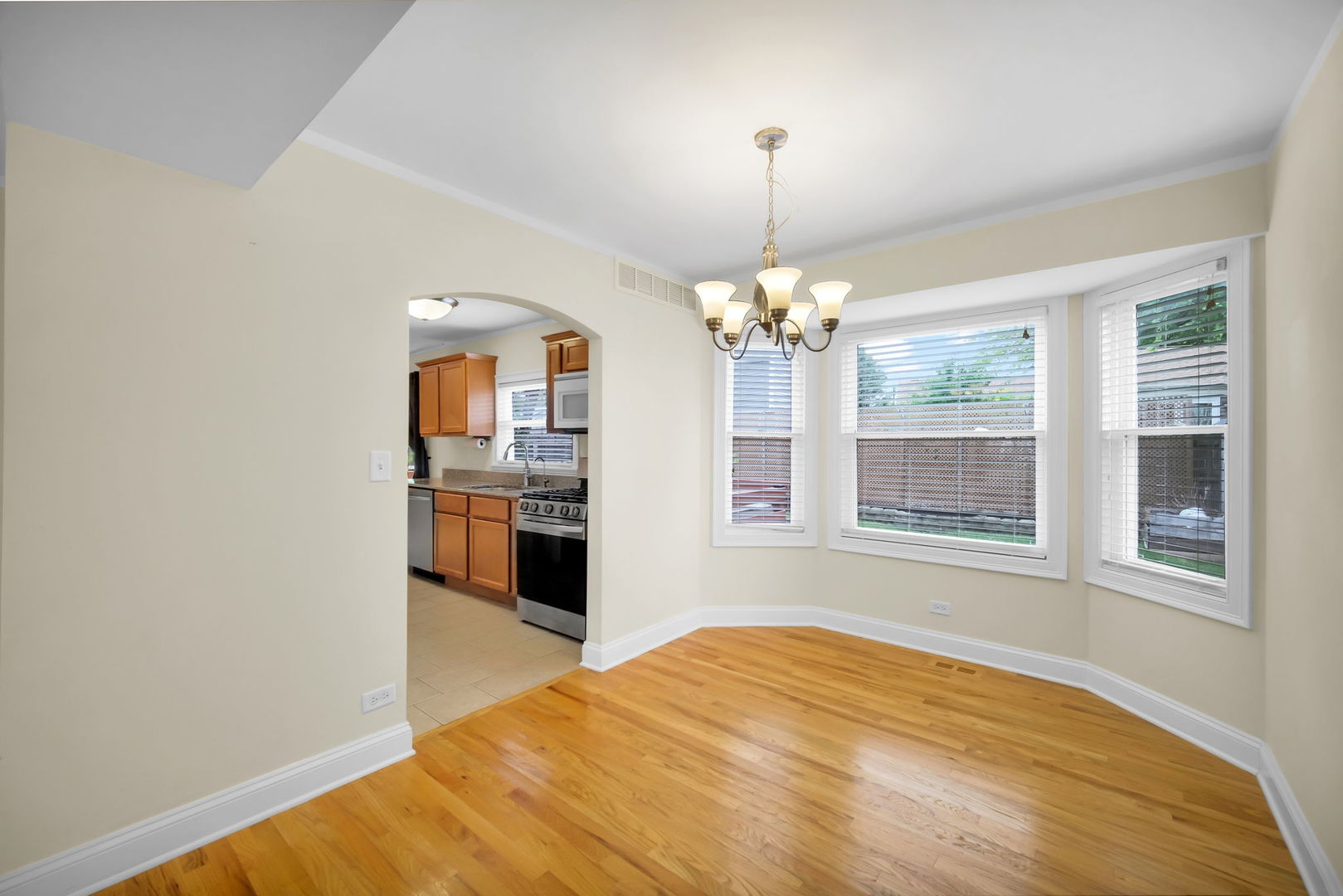 2575 Prairieview Lane South Aurora, IL 60502 - Photo 7 of 29 Gallery Image 7