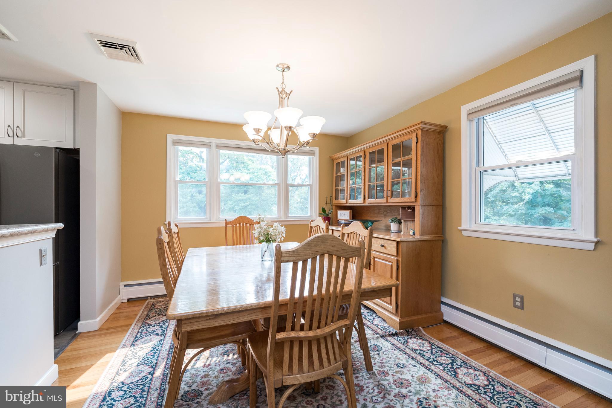 947 West Valley Road Pottstown, PA 19464 - Photo 11 of 36 Spacious dining area
