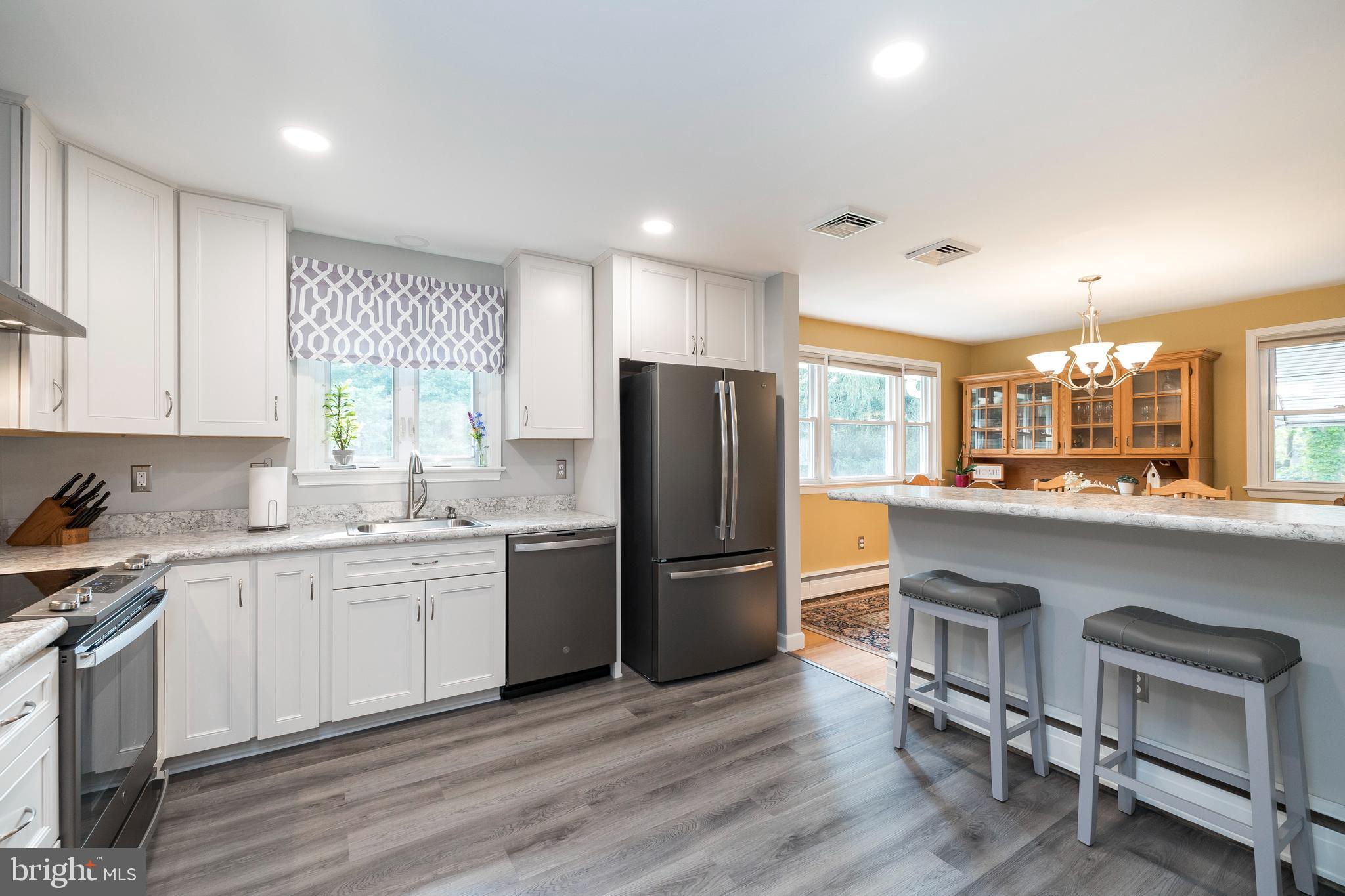 947 West Valley Road Pottstown, PA 19464 - Photo 13 of 36 Newly remodeled kitchen