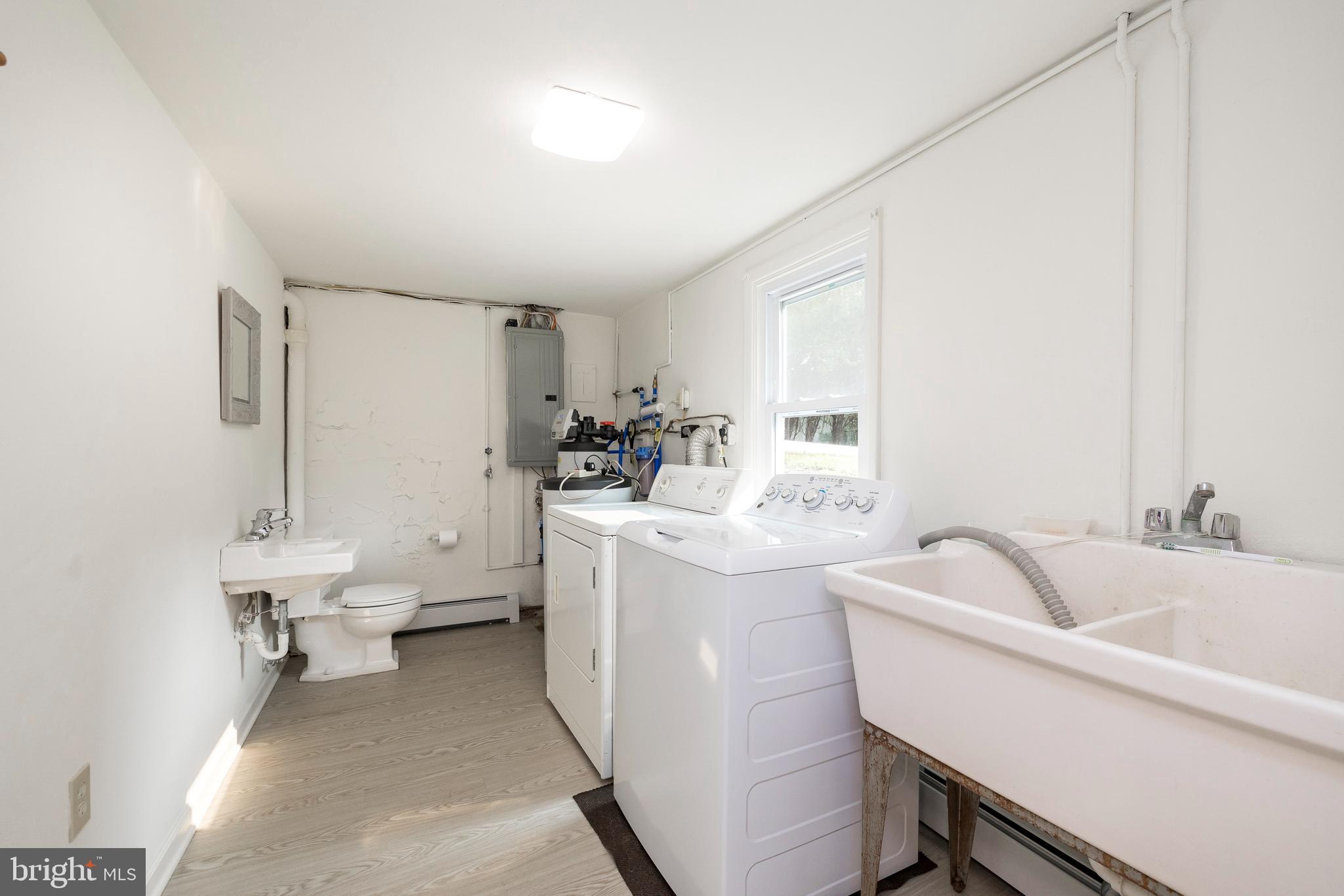 947 West Valley Road Pottstown, PA 19464 - Photo 27 of 36 Large laundry / powder room combo