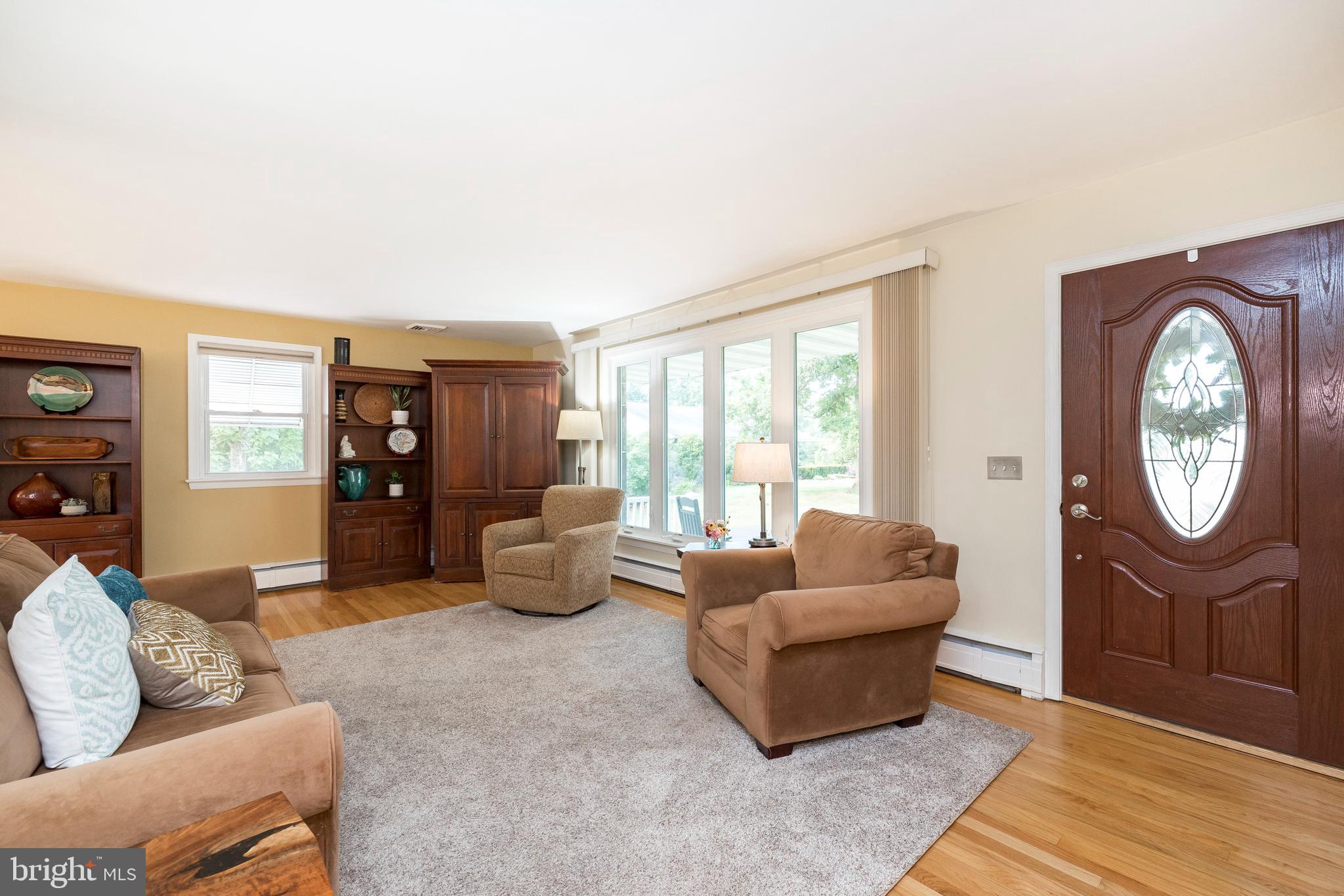 947 West Valley Road Pottstown, PA 19464 - Photo 7 of 36 Beautiful hard wood floors throughout