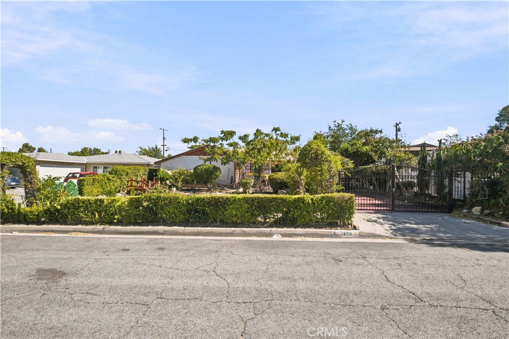 1350 East Ave R-3 Palmdale, CA 93550 - Photo 3 of 25