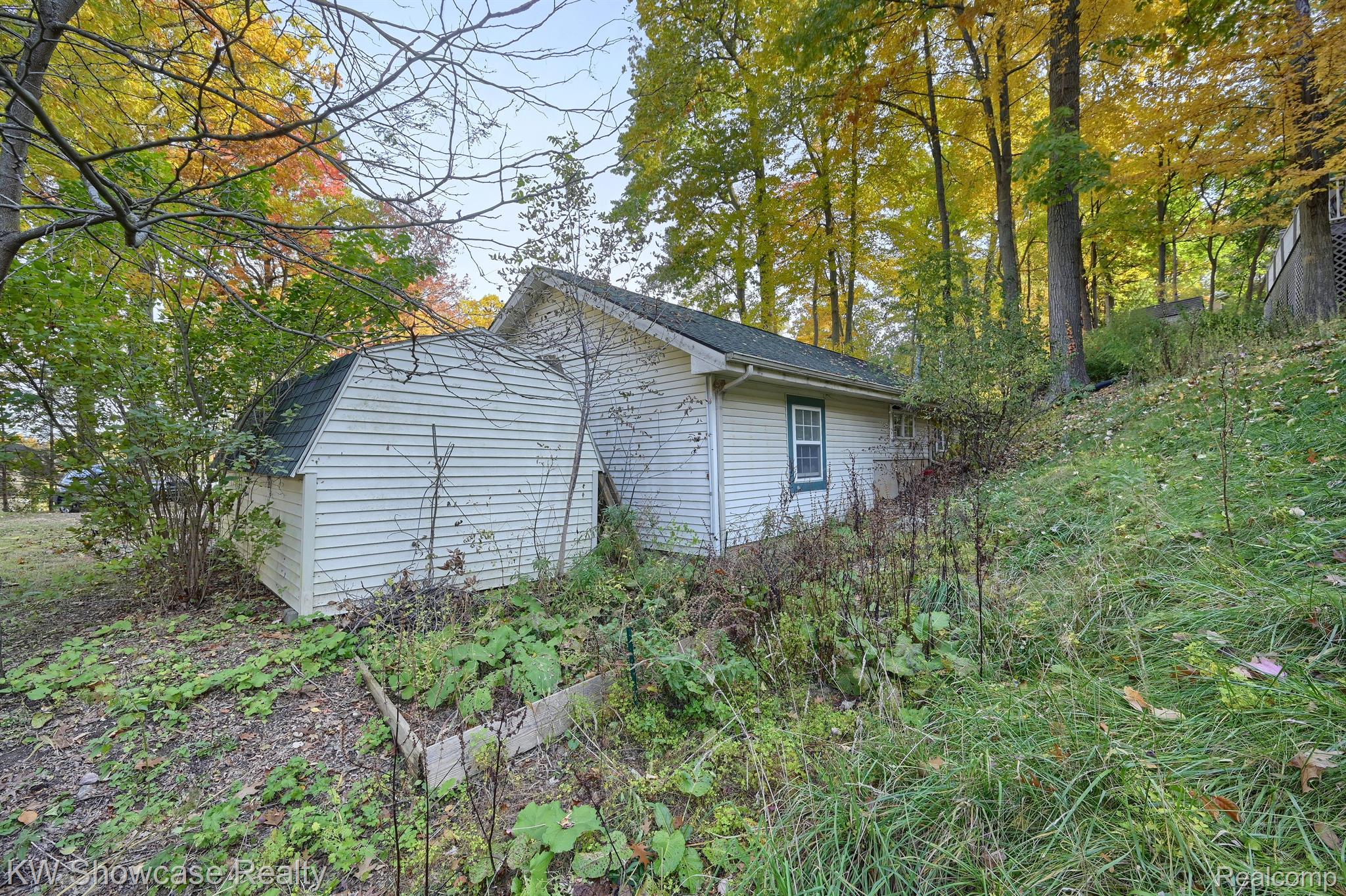 5276 Wayne Road White Lake, MI 48383 - Photo 19 of 22 Gallery Image 19