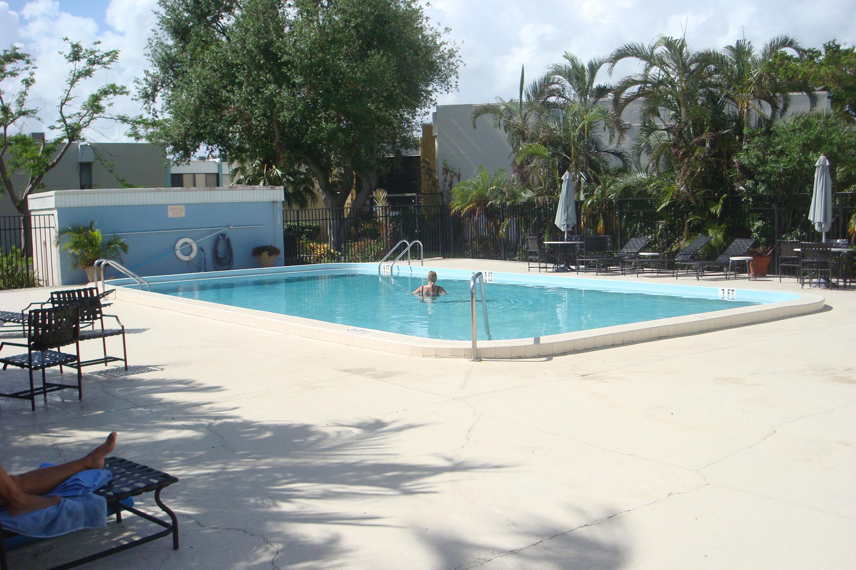 517 Dotterel Road, Unit 30A Delray Beach, FL 33444 - Photo 25 of 32 a view of a backyard