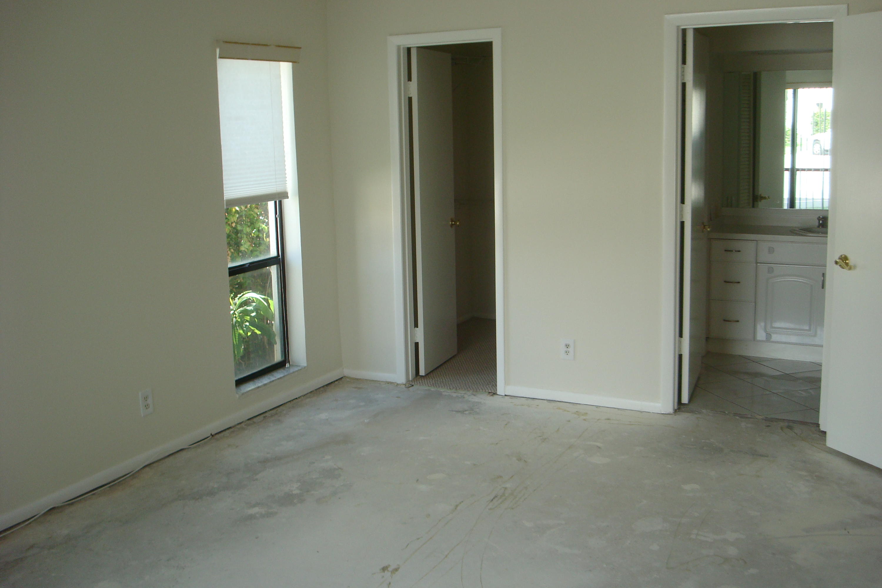 517 Dotterel Road, Unit 30A Delray Beach, FL 33444 - Photo 10 of 32 an empty room that has a window