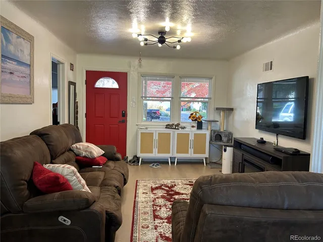 $2,500 | 1457 South Birch Street, Denver, CO 80222