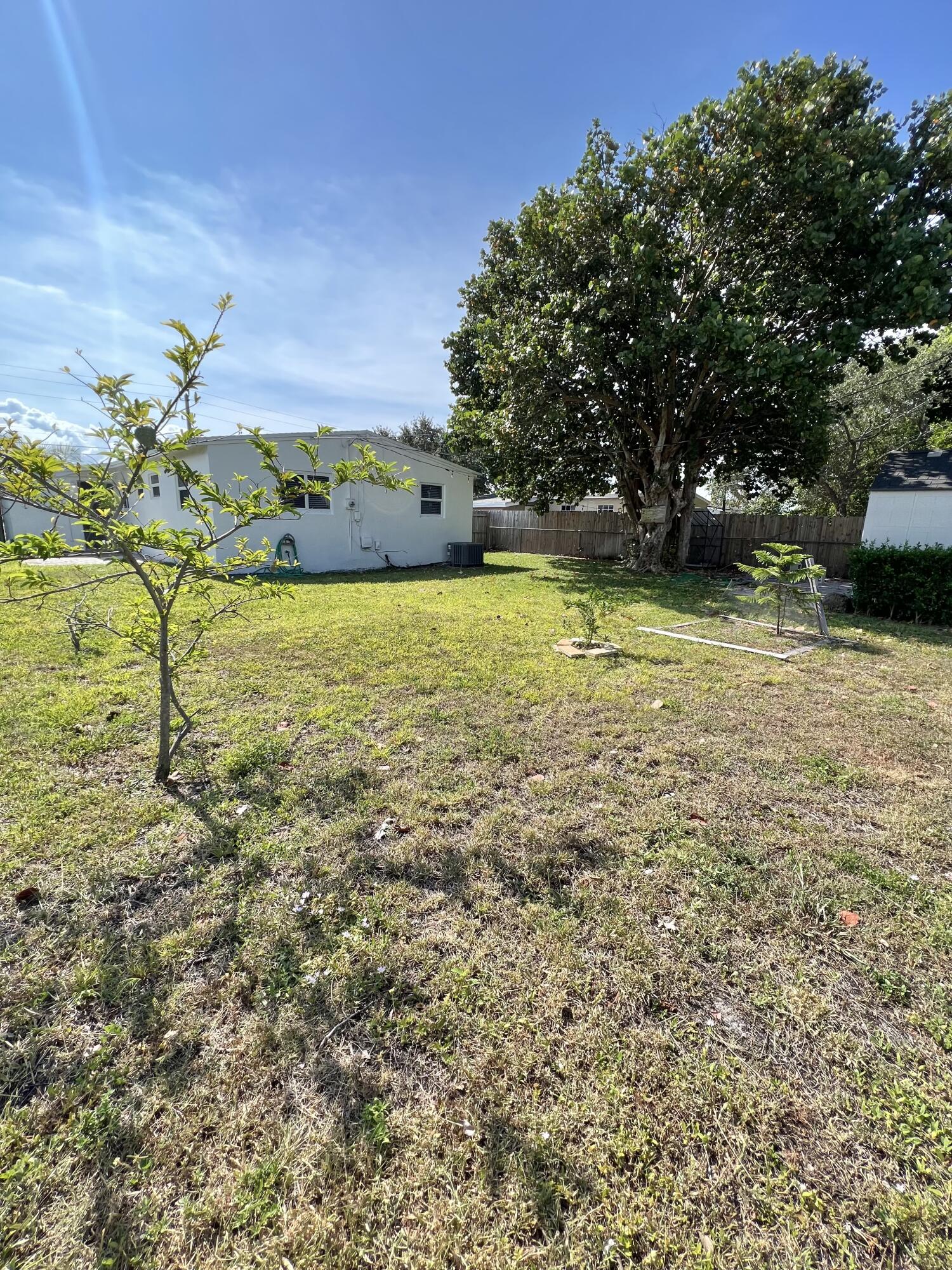 418 Southwest 14th Avenue Delray Beach, FL 33444 - Photo 12 of 12 Backyard 3