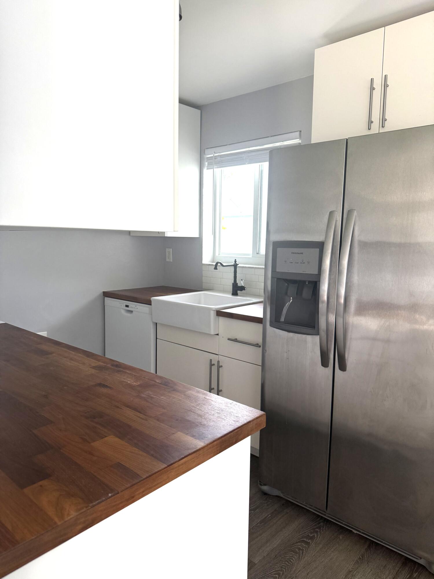 418 Southwest 14th Avenue Delray Beach, FL 33444 - Photo 3 of 12 Kitchen