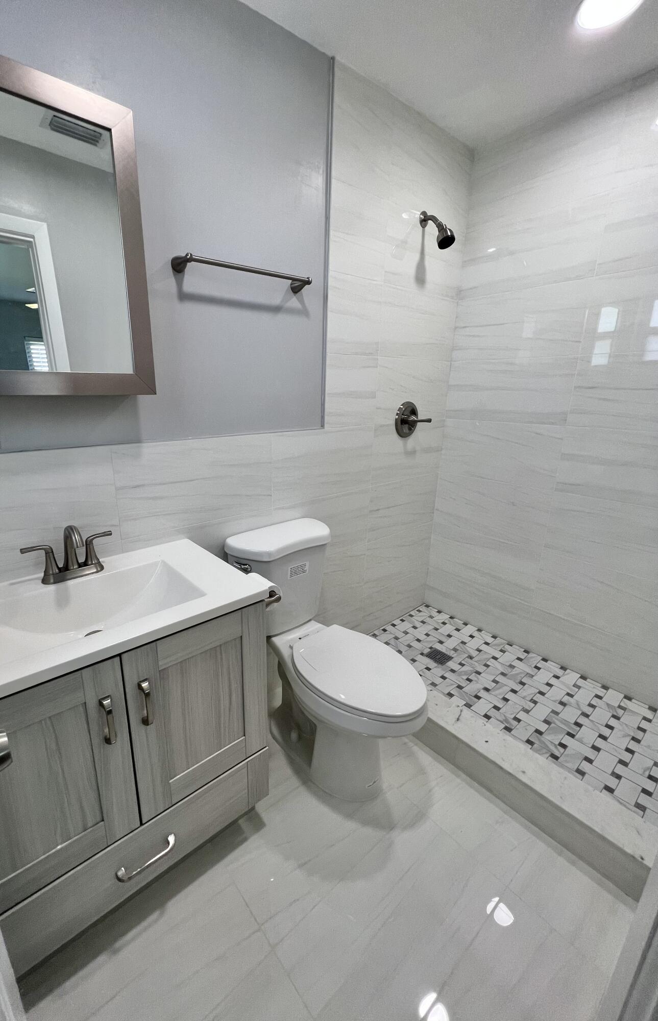 418 Southwest 14th Avenue Delray Beach, FL 33444 - Photo 7 of 12 PRIMARY BA