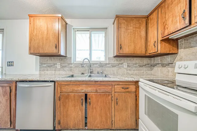 $359,000 | 145 Rall Avenue, Clovis, CA 93612