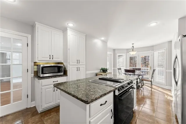 $799,900 | 3523 Lighthouse Lane, Gainesville, GA 30504