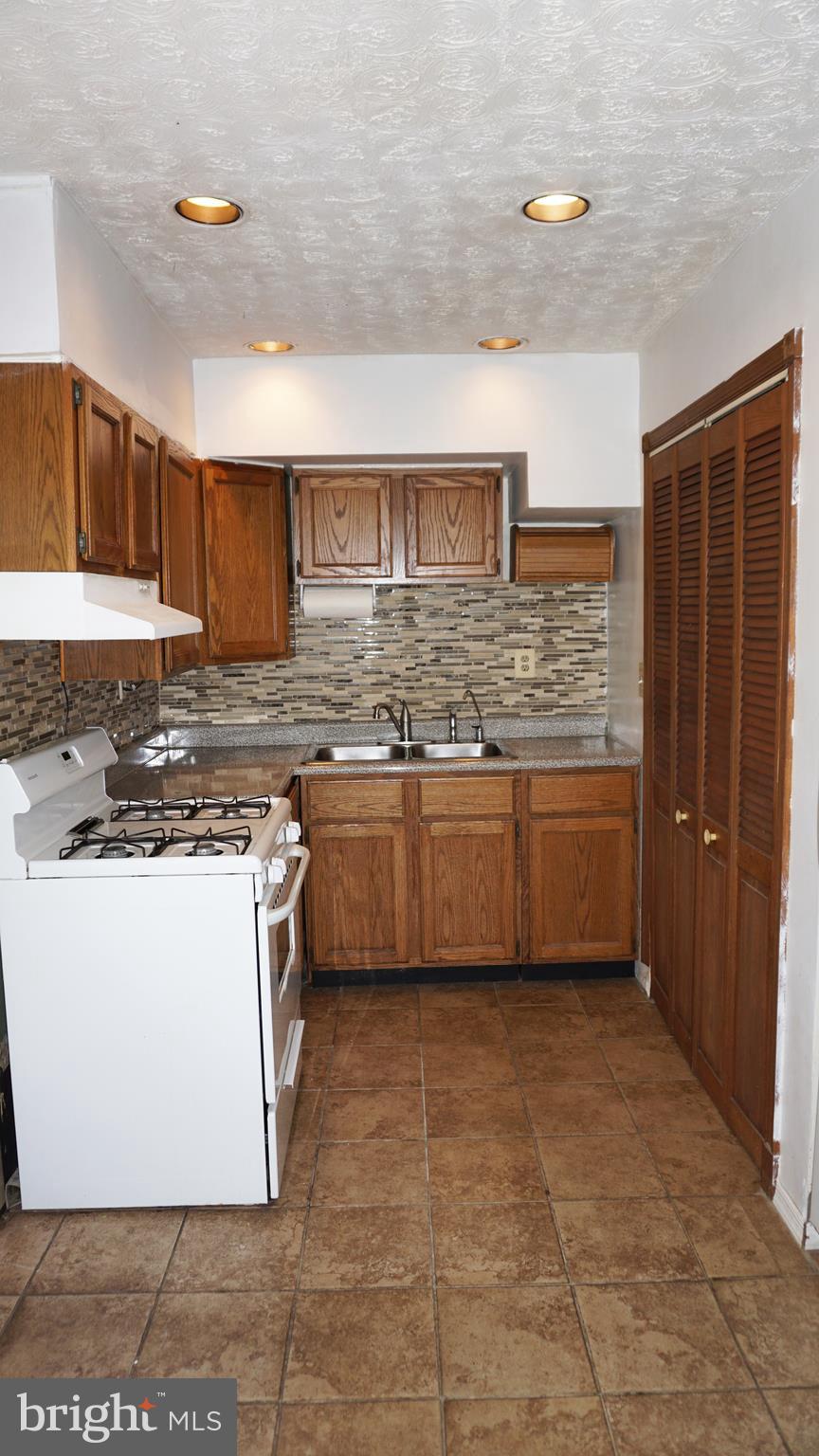 9709 Dilston Road Silver Spring, MD 20903 - Photo 7 of 10 Gallery Image 7