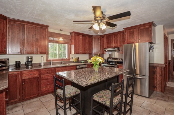 52 Bacon Hill Road Spencer, MA 01562 - Photo 4 of 28 Gallery Image 4