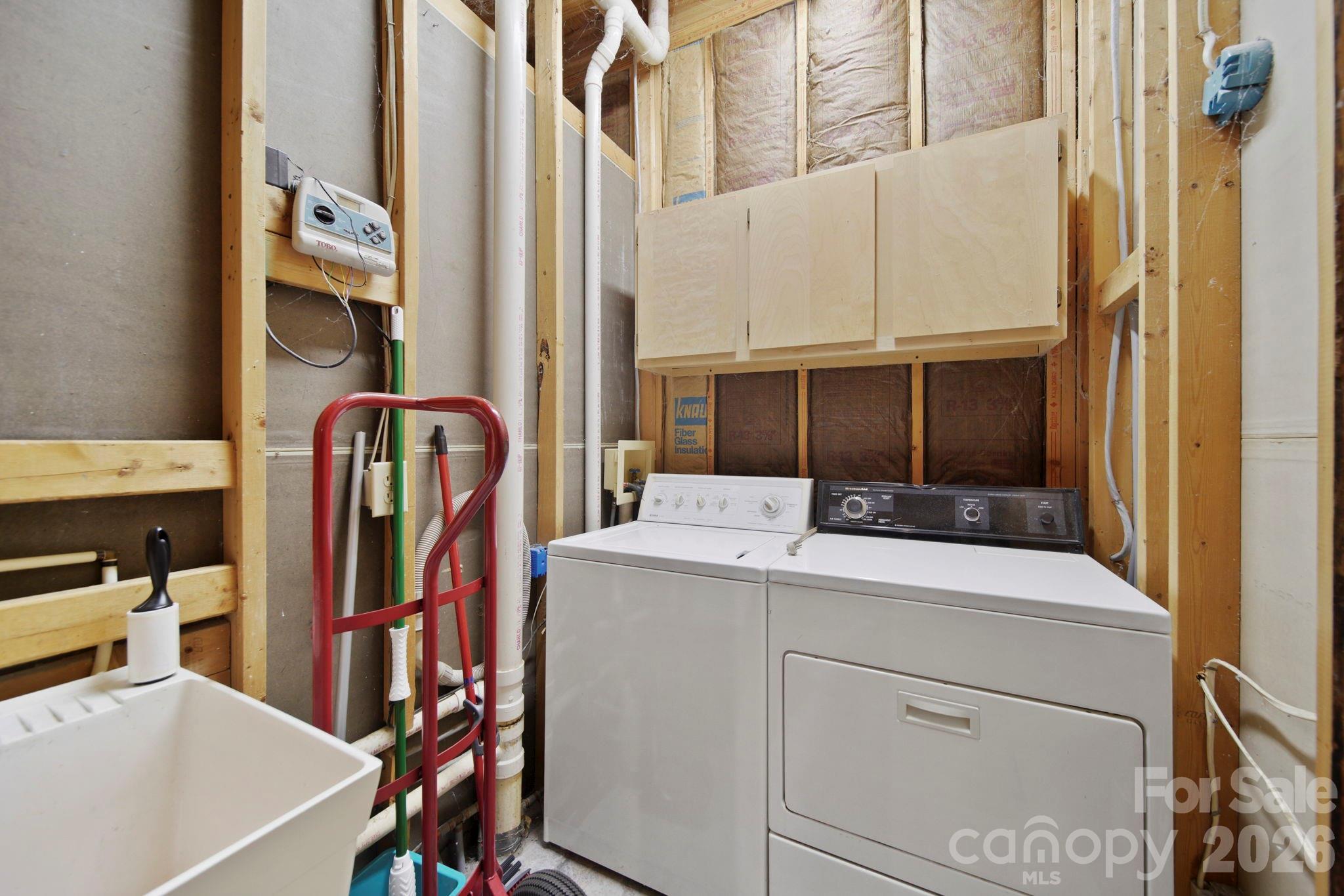 1109 Union Road Gastonia, NC 28054 - Photo 38 of 44 a utility room with dryer and washer